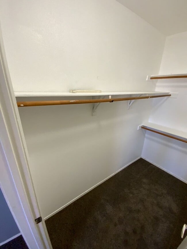 Building Photo - Summerlin  2 Bed / 2 Bath Ground floor Condo w/Fireplace