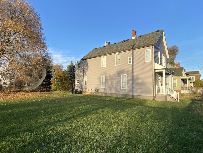 Building Photo - 946 W Alexandrine St