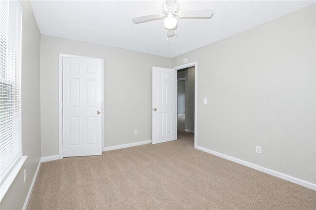 Building Photo - 6989 Setters Way
