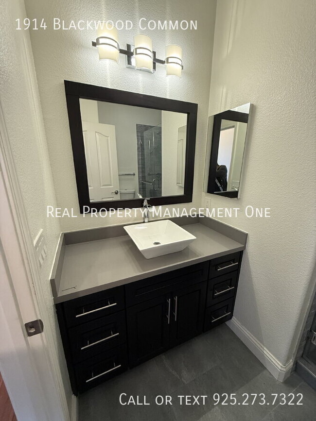 Building Photo - 1914 Blackwood Common