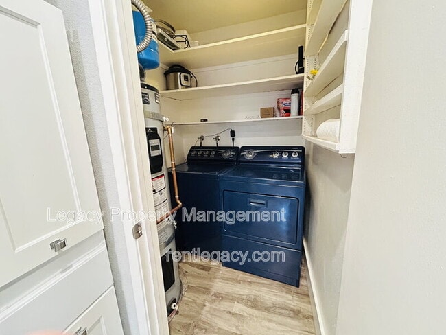 Building Photo - 134 Hartnell Pl