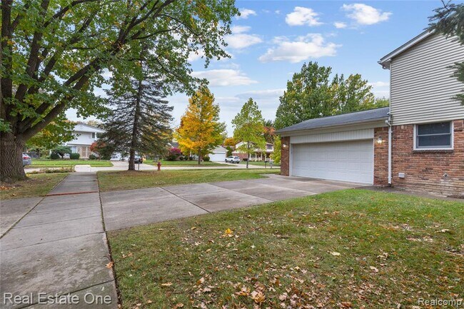 Building Photo - 5842 Marble Dr