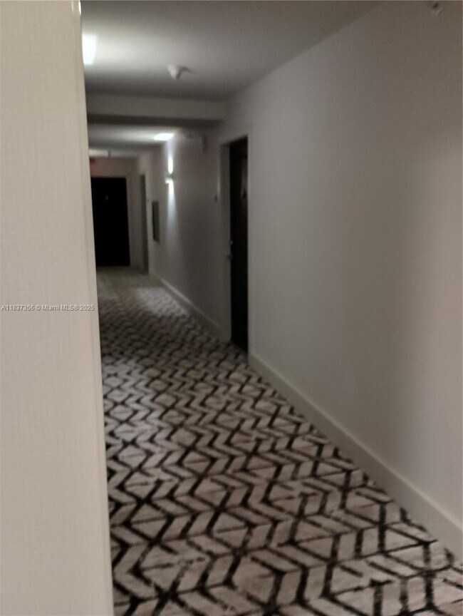 Building Photo - 2101 Brickell Ave
