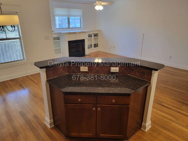 Building Photo - Stunning Townhome Overlooking Beltline at Grant Park!
