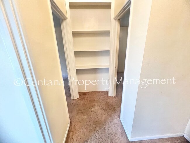 Building Photo - RARE FIND- Available 4 bedroom 1 1/2 bathr...