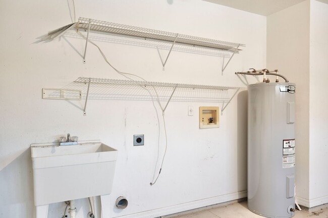 Building Photo - Spacious 3/2 with 2-Car Garage Home in Louisa Pointe Community - Clermont!