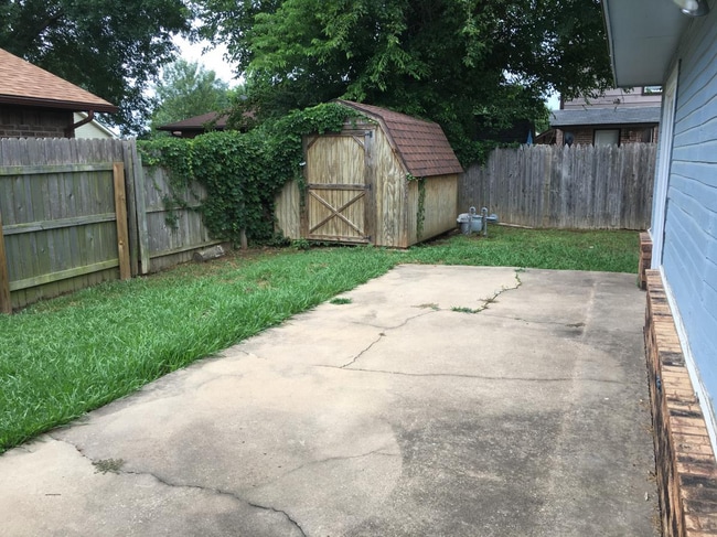 Building Photo - Charming Single Family Home in South Pointe