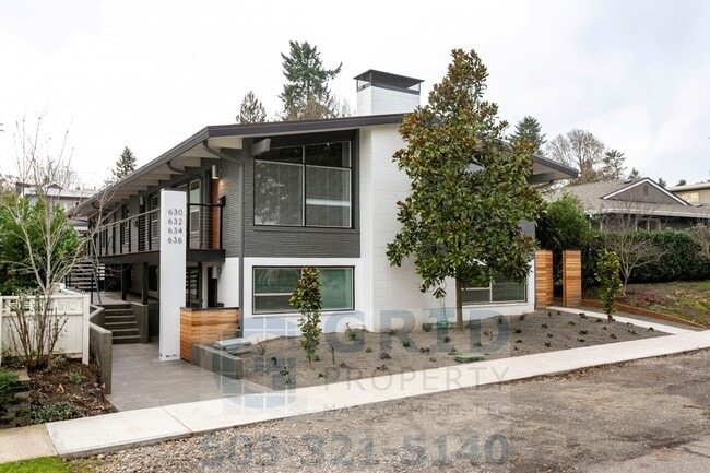 Building Photo - Gorgeous 2 Bedroom Home Available in Lake ...