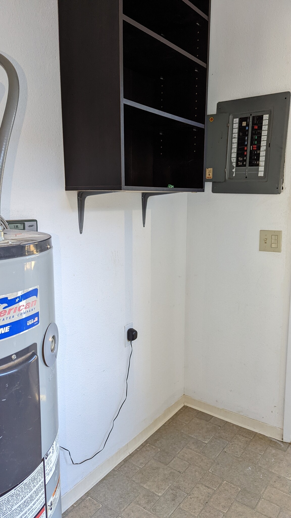 Utility room with washer and dryer plugs - 2214 Waldon St