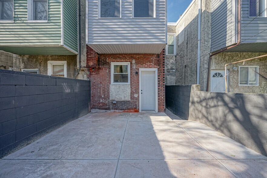 Building Photo - 1315 S 30th St