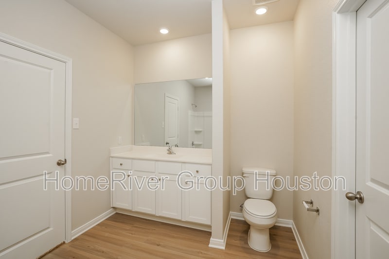 Building Photo - 14017 Freeboard Dr