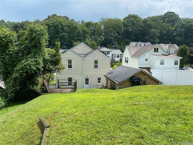 Building Photo - 52 Summers St