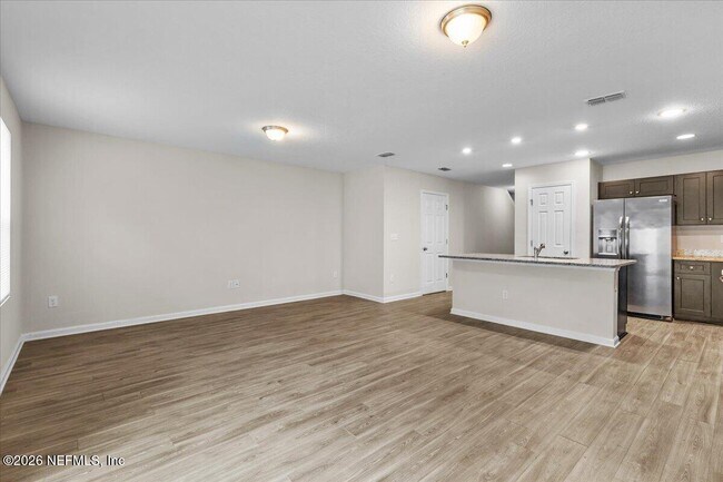 Building Photo - 8206 Halls Hammock Ct