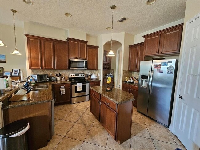 Building Photo - 6178 Hedgesparrows Ln