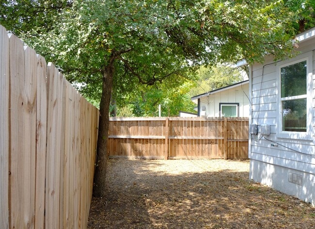 Building Photo - 1401 Marcus Pl
