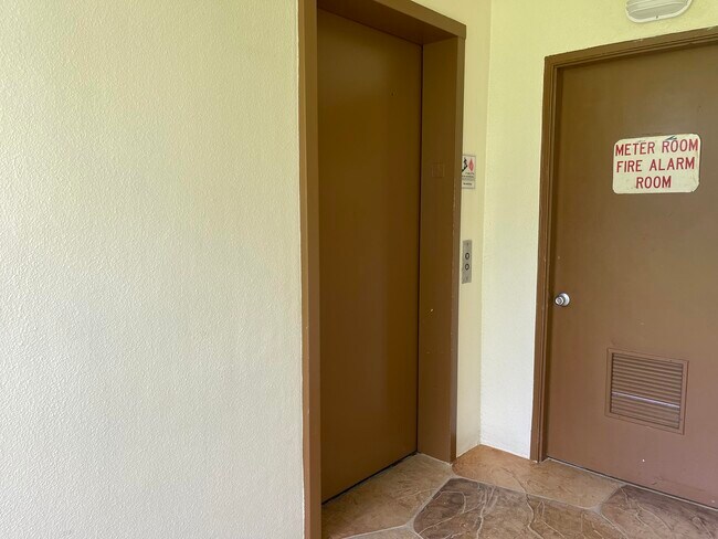 Building Photo - 27 Mansfield A