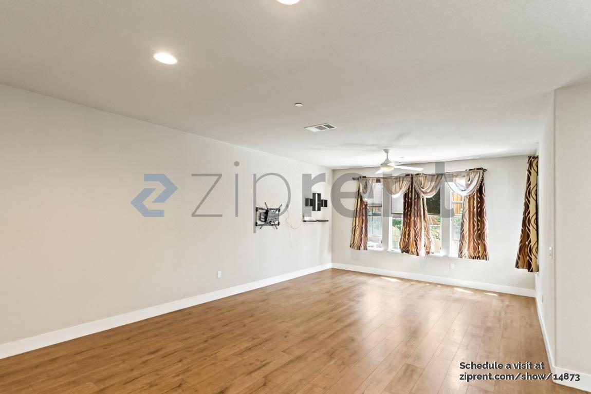 Building Photo - Unit