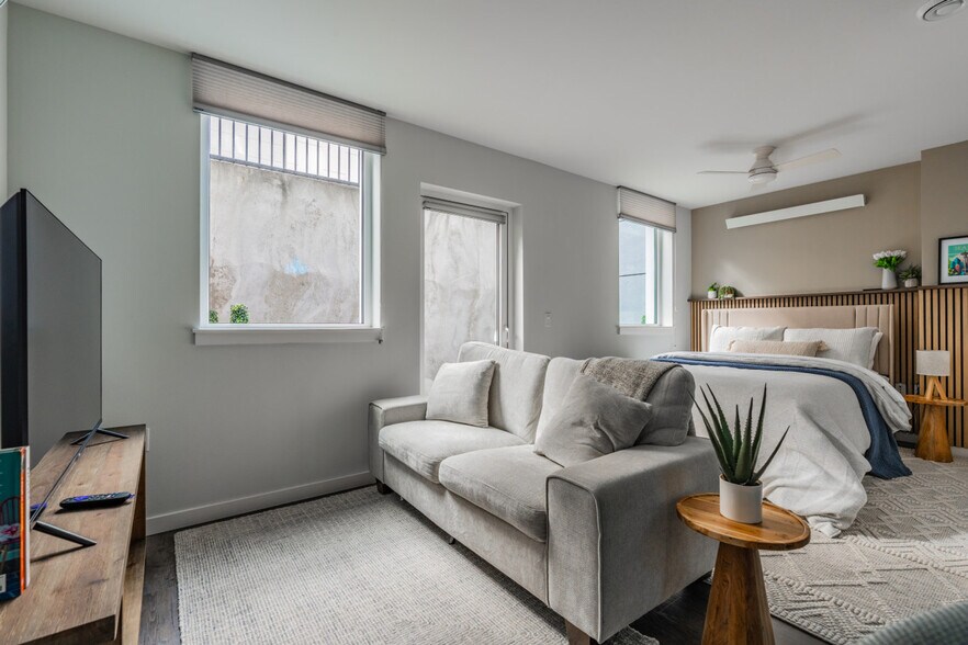 Building Photo - 320 Queen Anne Ave N