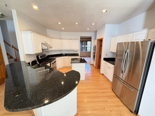 Building Photo - 2340 Robbie Ct