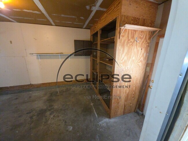 Building Photo - 721 Lee Dr