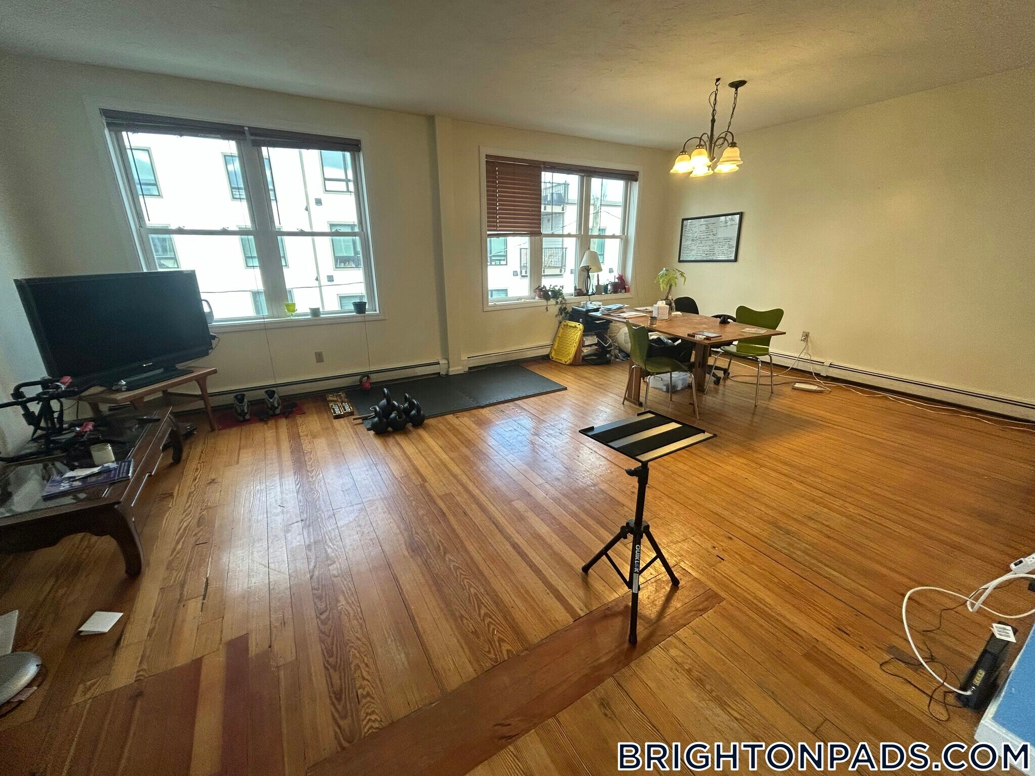 Building Photo - 9 Saybrook St