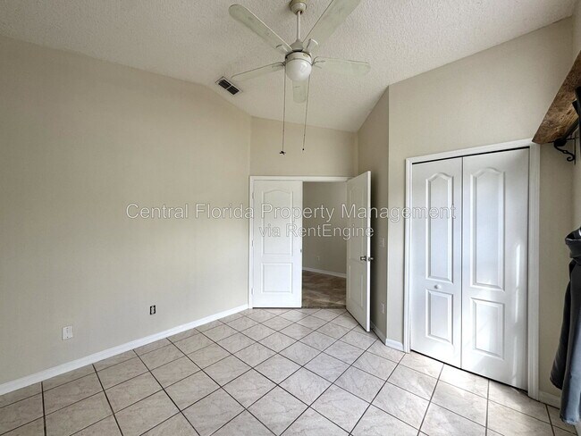 Building Photo - 450 Casting Ct