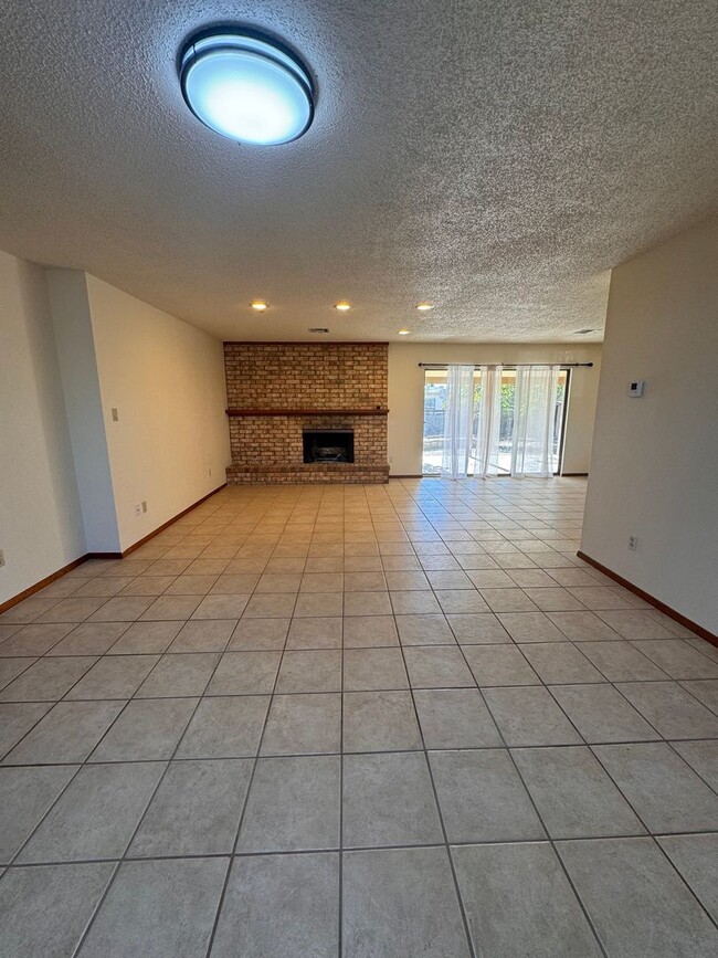 Building Photo - $500 off first months rent, Nice Home in the Telshor Area