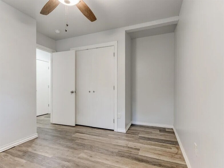 Building Photo - 1528 Avondale Dr