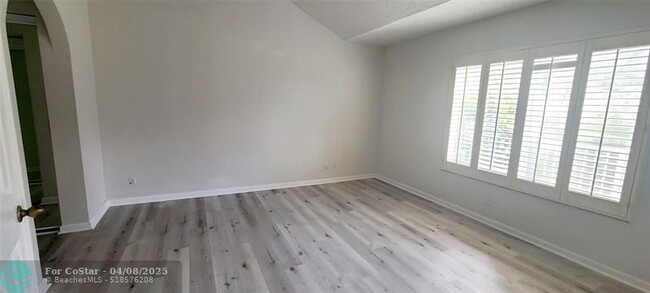 Building Photo - 7303 NW 61st Terrace