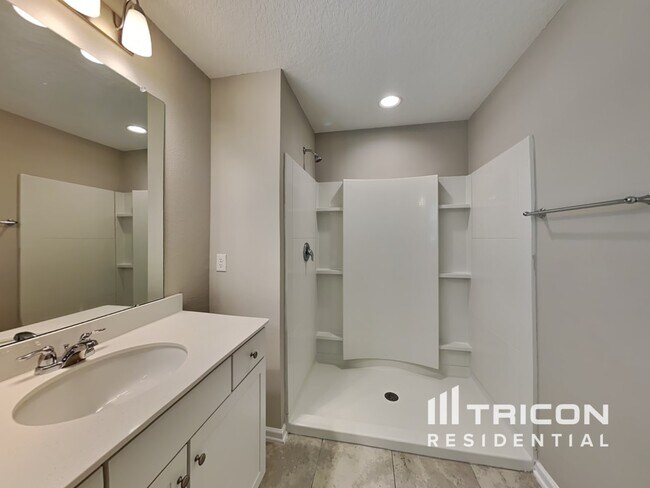 Building Photo - 10260 Old Dixie Hwy