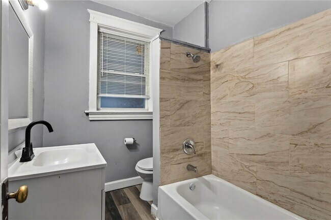 Building Photo - 4234 Dewey Ave