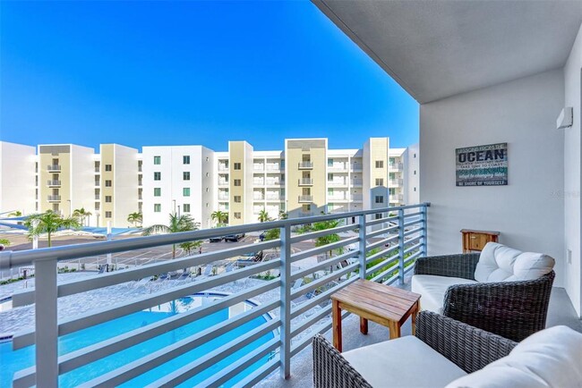 Building Photo - 1703 N Tamiami Trl