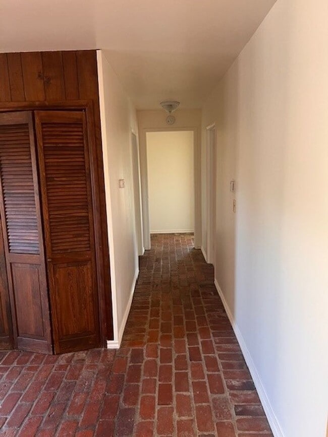 Building Photo - Charming Vintage 3BR/1.5BA Corner Lot Home...
