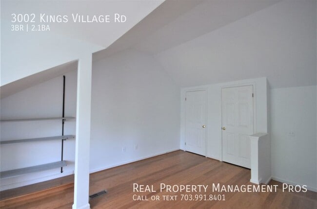 Building Photo - 3002 Kings Village Rd