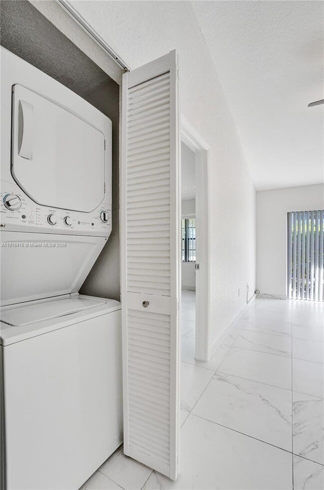 Building Photo - 1300 Wiley St