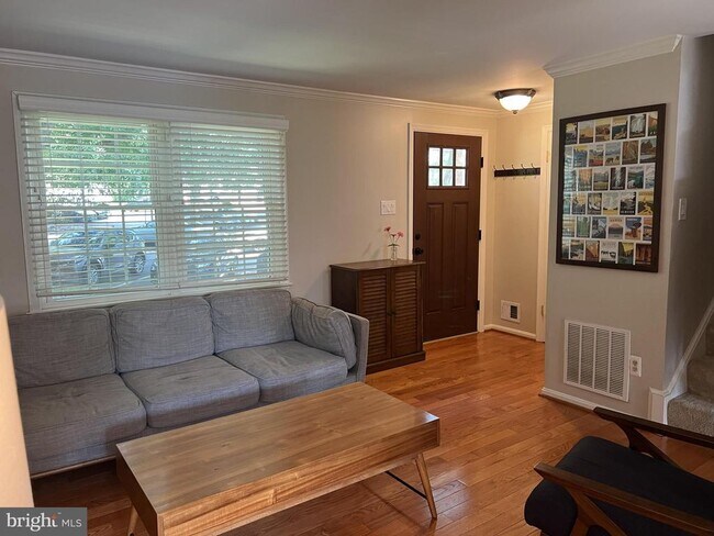 Building Photo - 9015 Piney Grove Dr