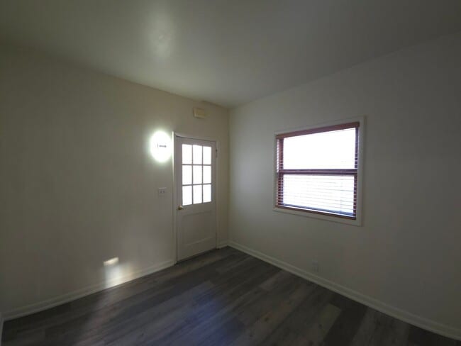 Building Photo - 508 S Main St