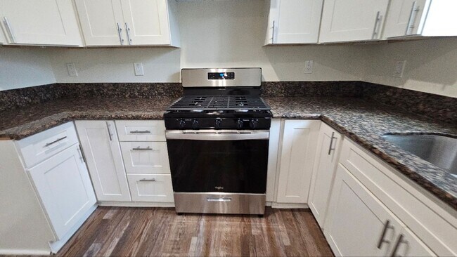 Building Photo - 23(1456,1458)