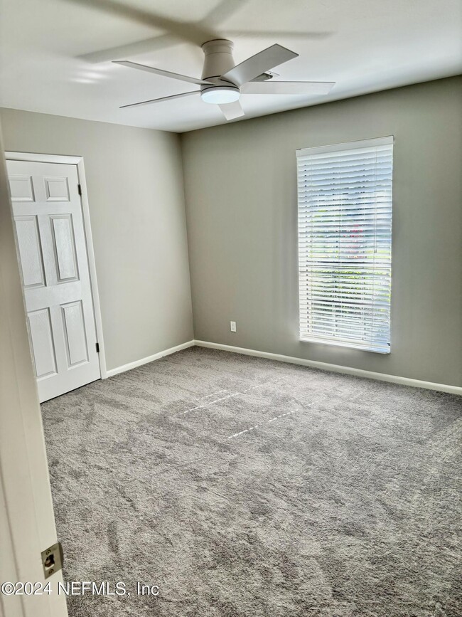 Building Photo - 509 Sunset Dr