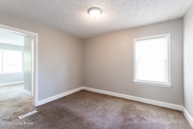 Building Photo - 1008 Meadow Hill Rd