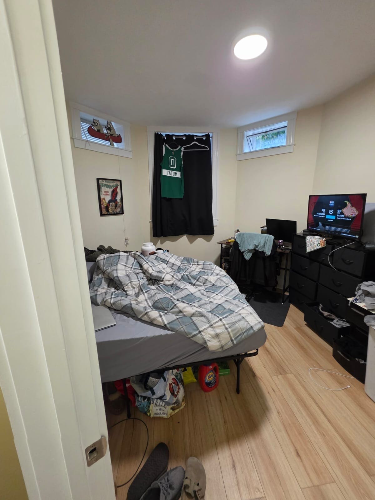 Building Photo - 65 Park Dr