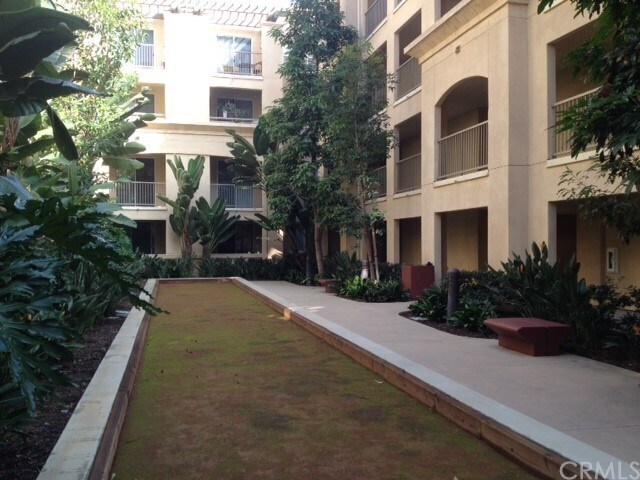 Building Photo - 1210 SCHOLARSHIP-