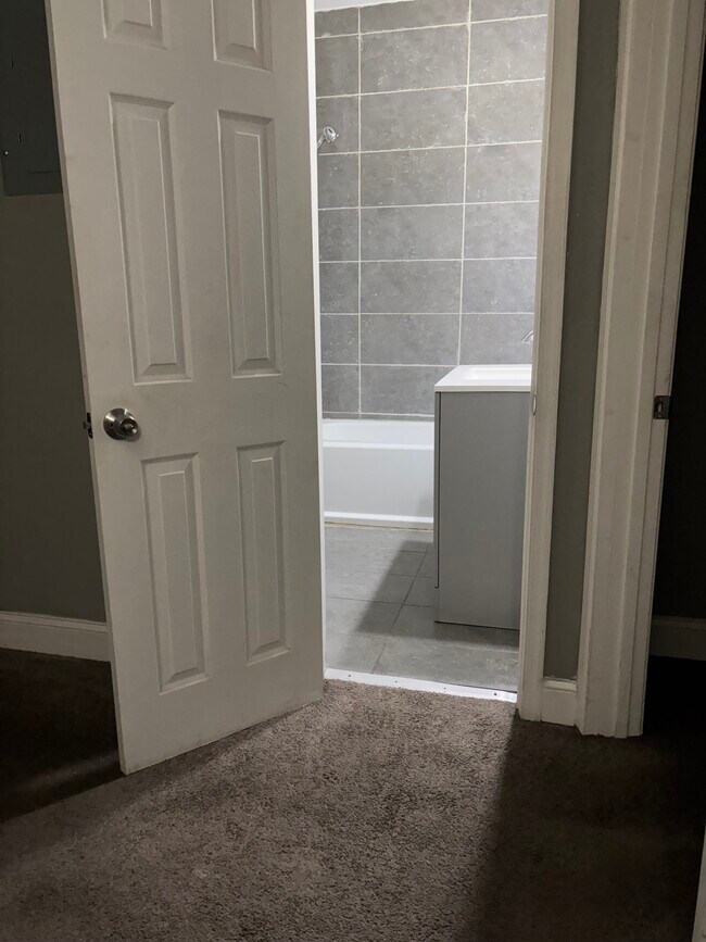 Building Photo - 61 Allendale St