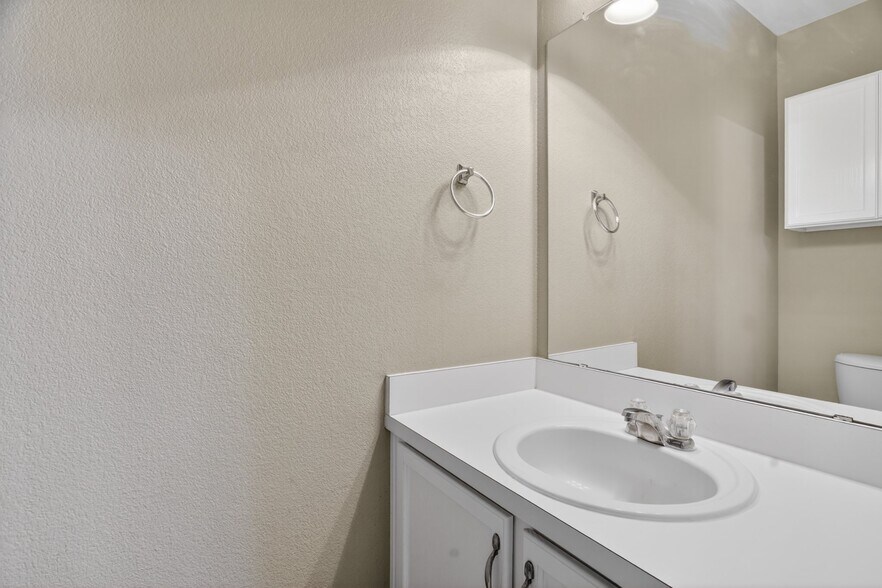 Building Photo - 10624 Traymore Dr