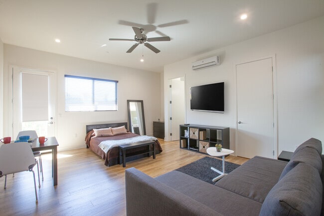 Building Photo - 11966 Wagner St