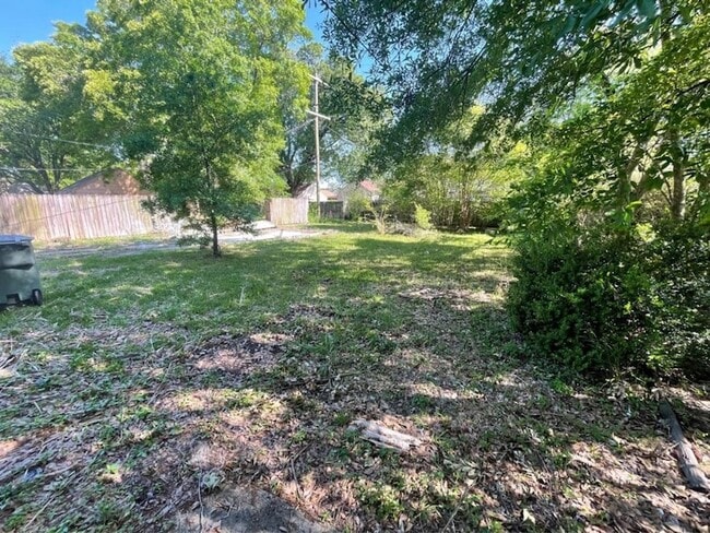 Building Photo - 3116 Alamo Ave