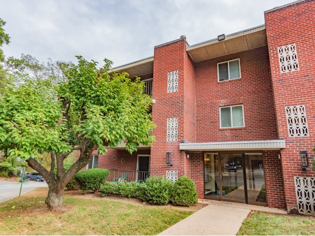 Residential Building - Lansdowne Towers Apartments