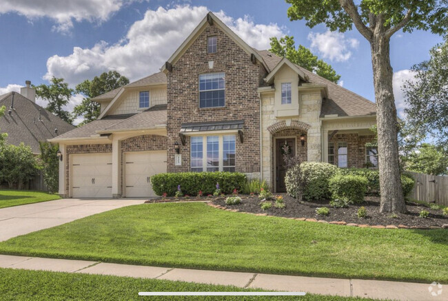 Building Photo - 323 Arbor Ridge Ln