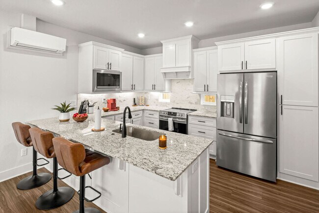 Building Photo - 1572 W Cato Springs Rd