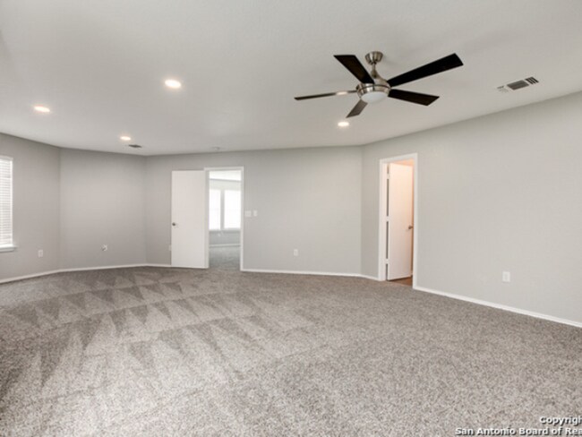 Building Photo - Spacious 5BR Home in NW San Antonio | Deck, High Ceilings & Prime Alamo Ranch Location